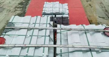 海南 芝麻白仿形加直形路沿石出货日常