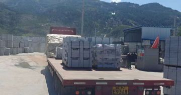 海南 芝麻白仿形路沿石，直形路沿石