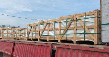 海南 芝麻白花岗岩地铺石出口专车-泰国游