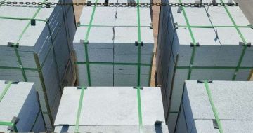 海南 芝麻白花岗岩5公分地铺石 花岗岩厂家工厂装车日常