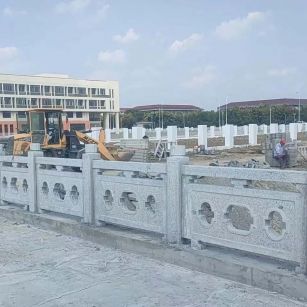 海南 白麻花岗岩荔枝面河道栏杆