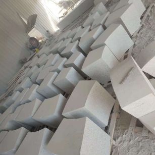 海南 白麻花岗岩异形坐凳