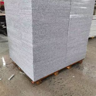 海南 芝麻白火烧面1.8厚300*600地铺石，尺寸标准，厚薄均匀