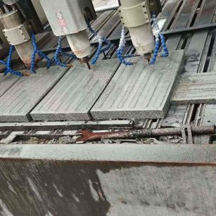 海南 芝麻白花岗岩荔枝面盲道雕刻