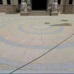 海南 黄金麻芝麻灰花岗岩石材地铺拼接效果