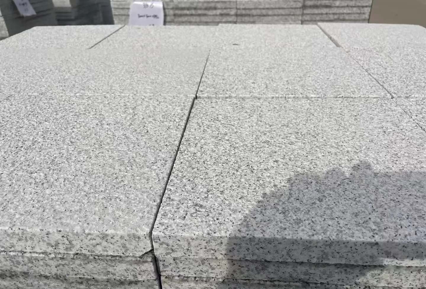 海南 白麻花岗岩石材推荐 荔枝面地铺石