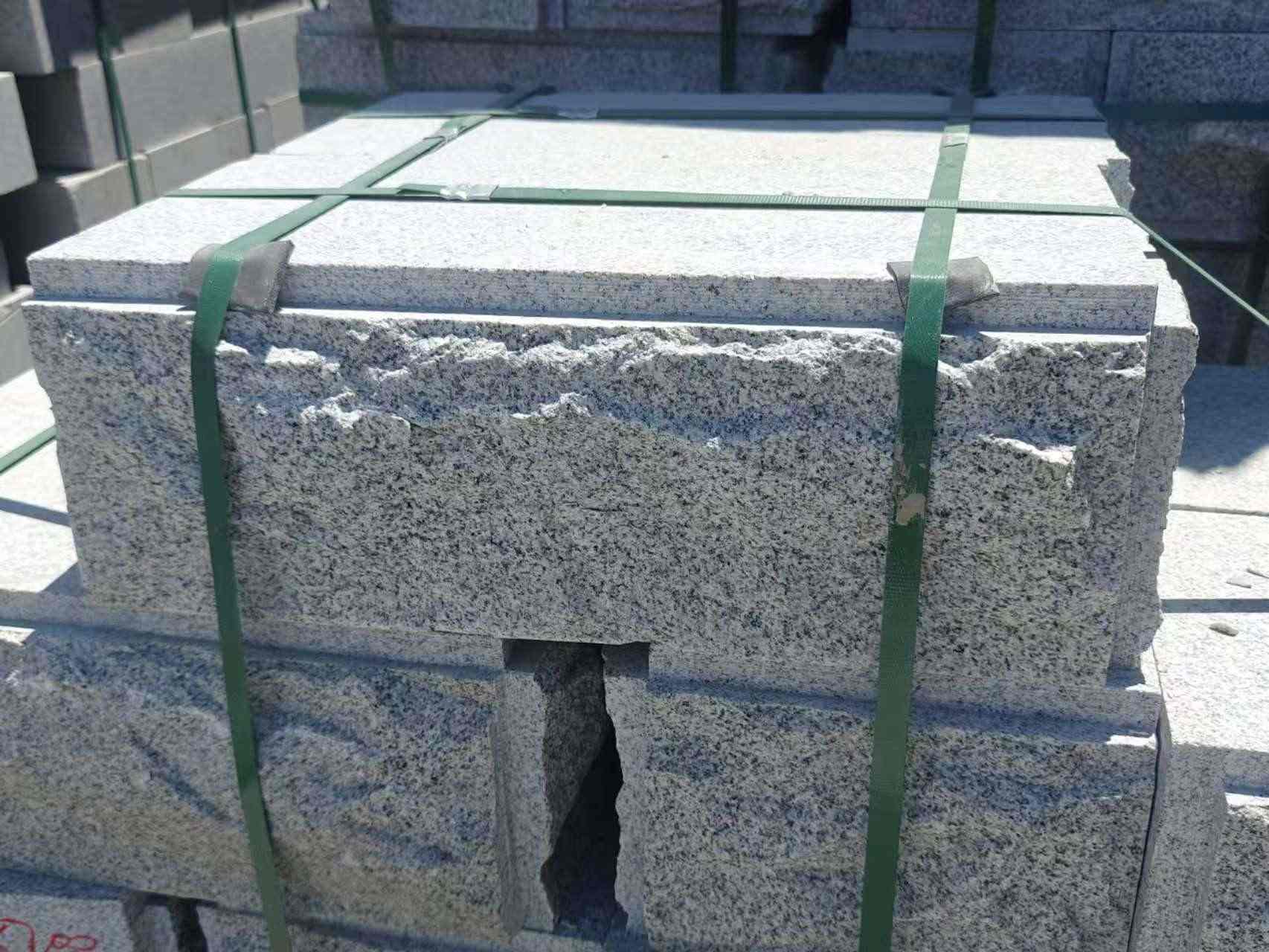 海南 芝麻白花岗岩自然面成品