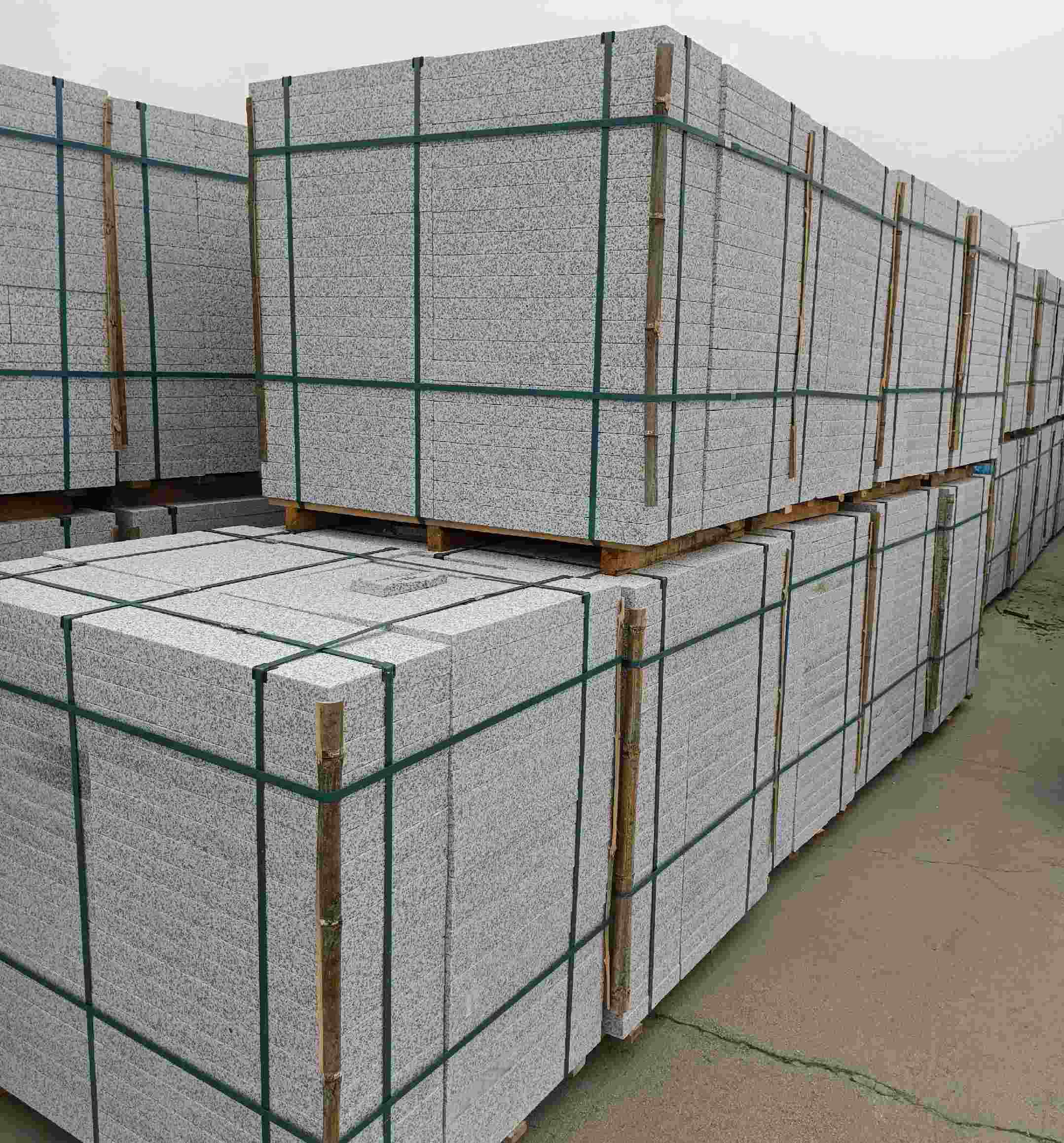 海南 白麻花岗岩石材荔枝面地铺石（300*600*50）