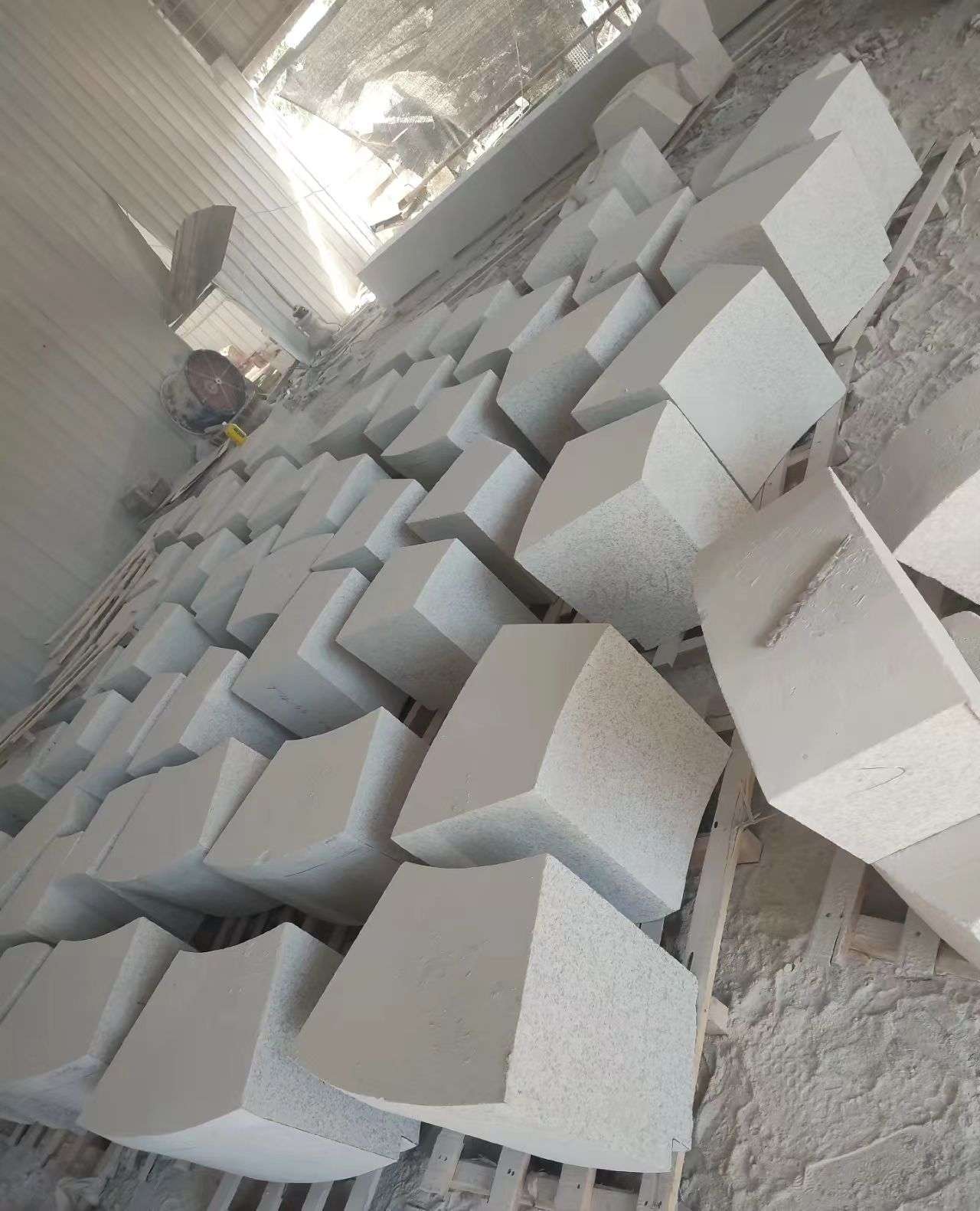 海南 白麻花岗岩异形坐凳