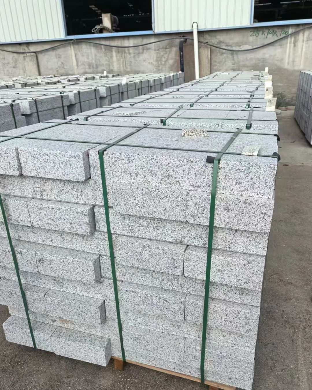 海南 白麻花岗岩路沿石，弧形路沿石，道牙石，马路牙子，界石，路缘石，平沿石，直岩石，平缘石等