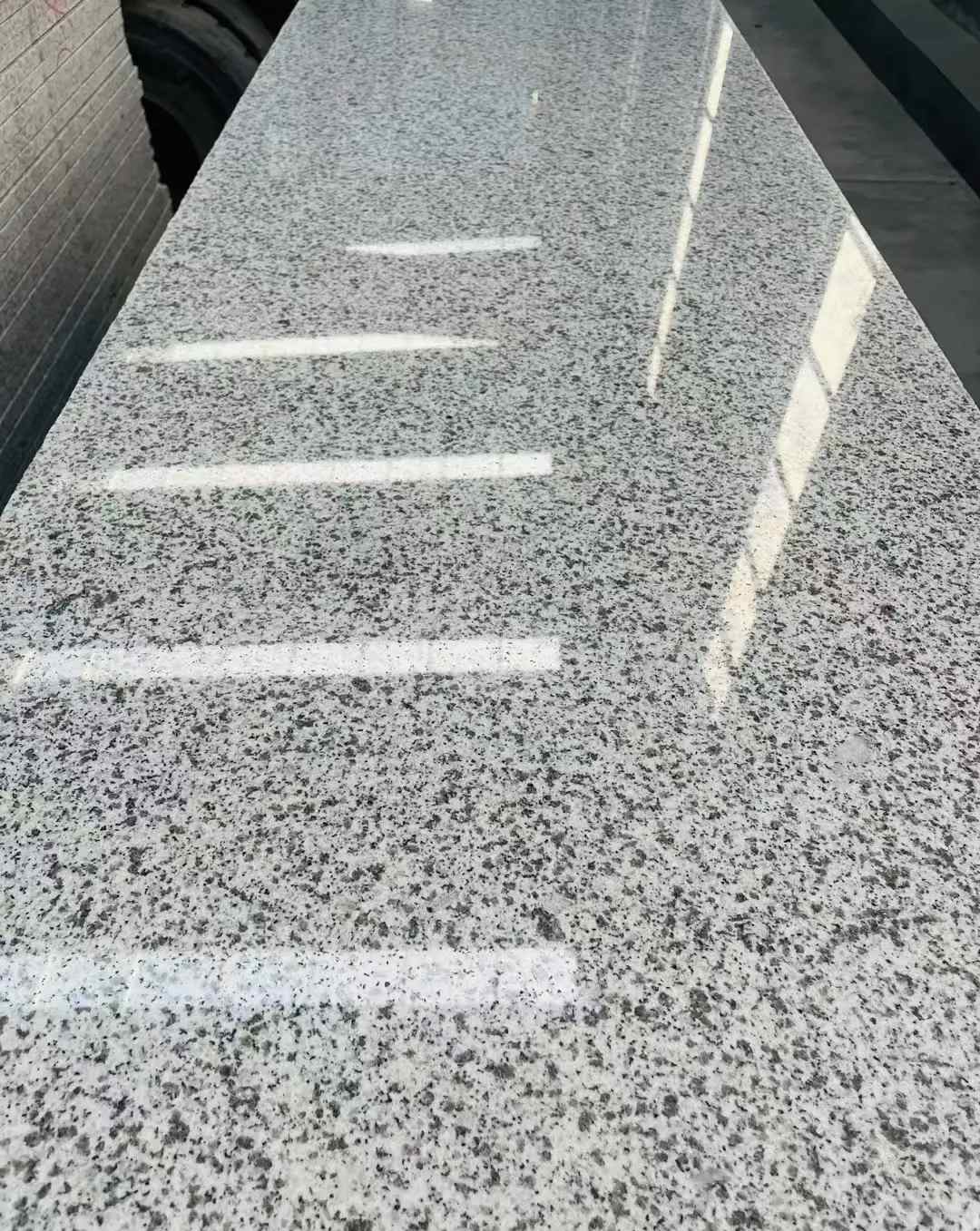 海南 白麻花岗岩光面毛板