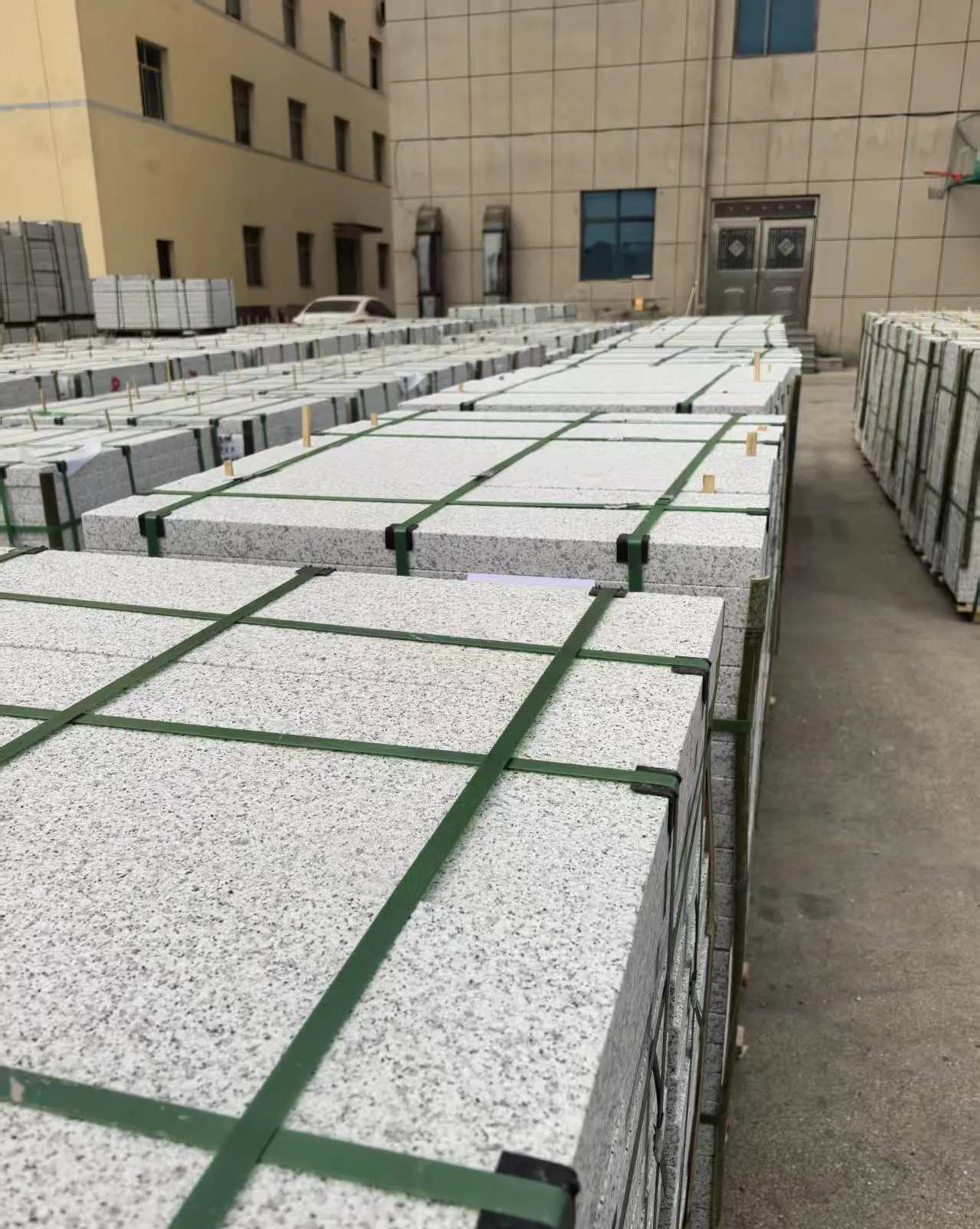 海南 白麻花岗岩5.0公分荔枝面地铺石