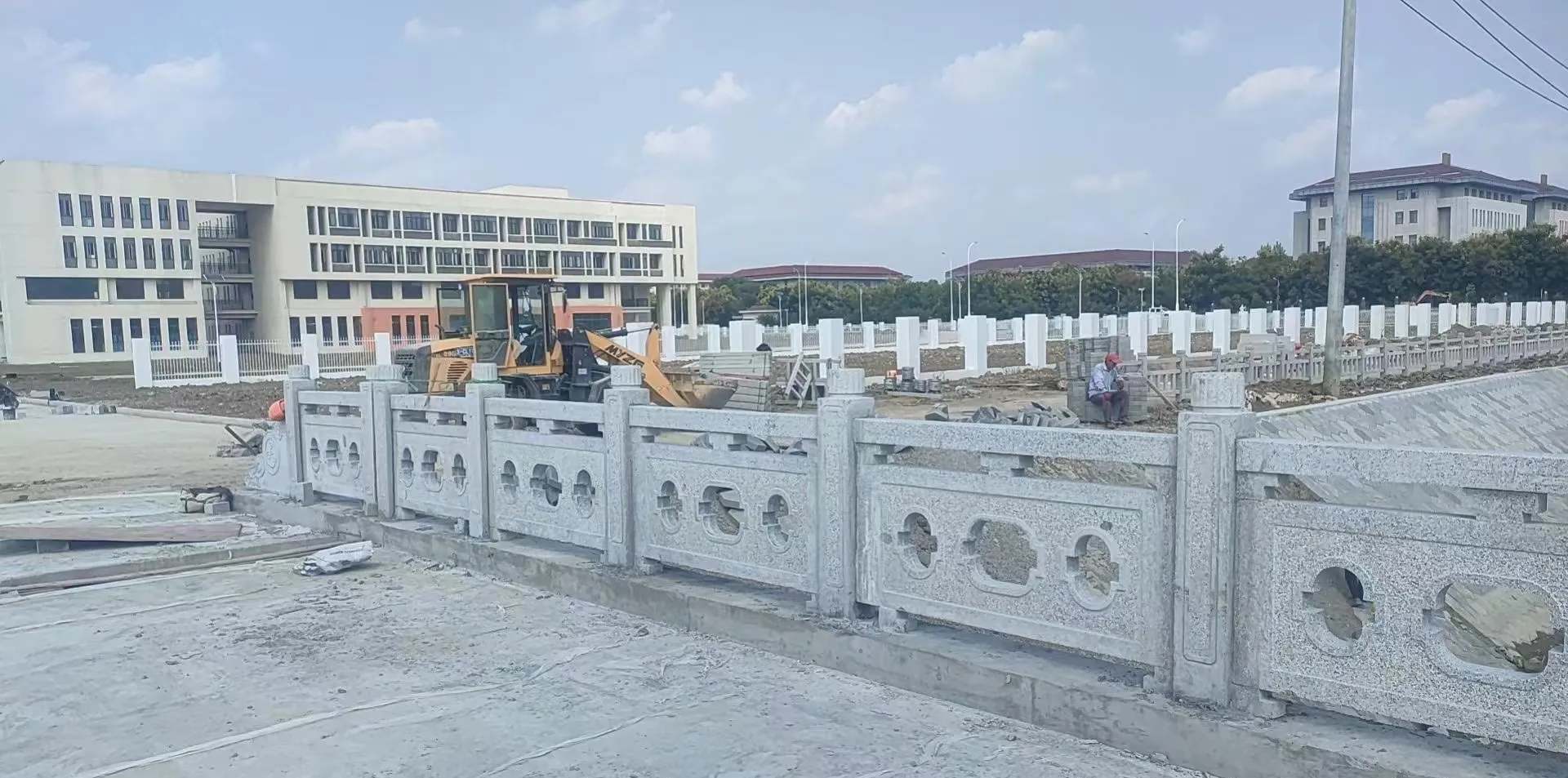 海南 白麻花岗岩荔枝面河道栏杆