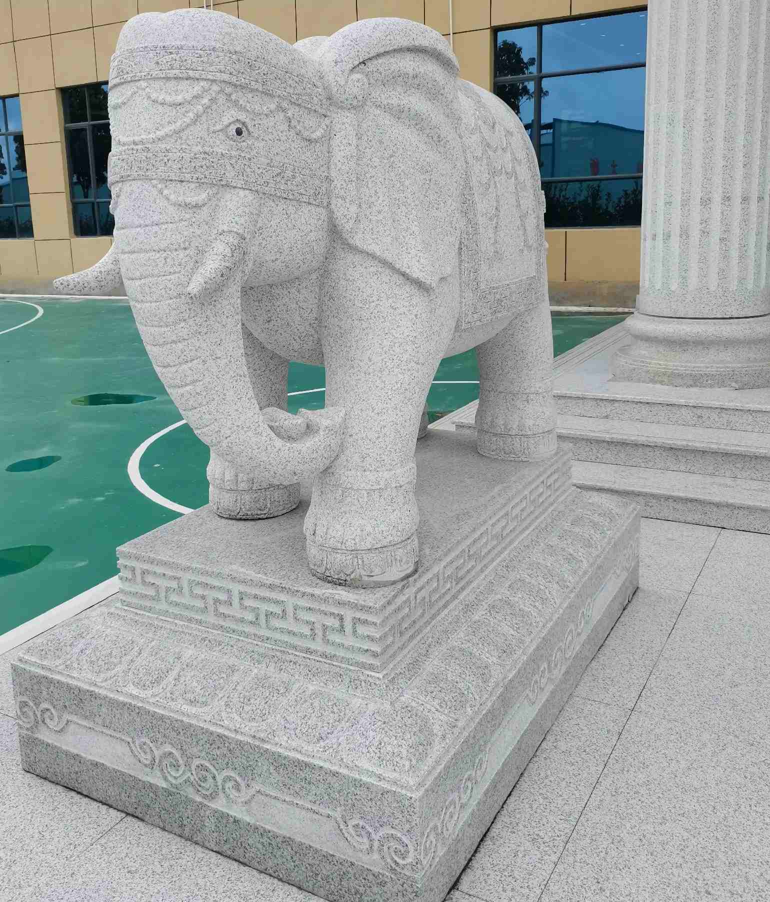 海南 白麻花岗岩动物异形石雕-大象