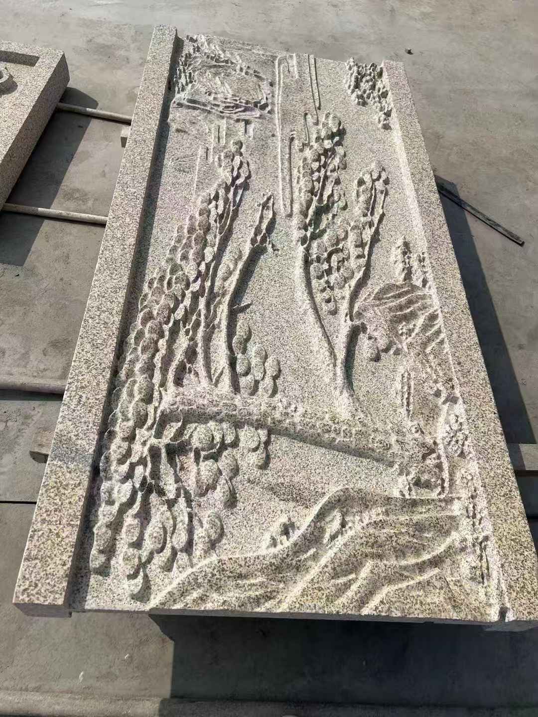 海南 黄金麻雕刻板浮雕迎客松