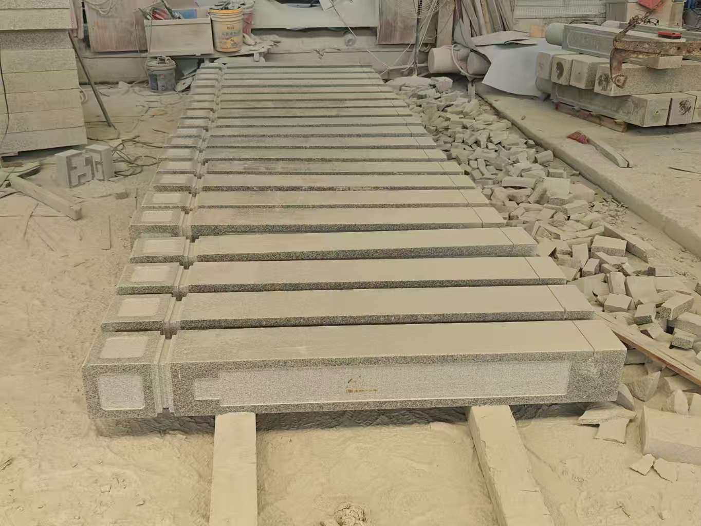 海南 芝麻白异形加工雕刻-栏杆大柱，方柱